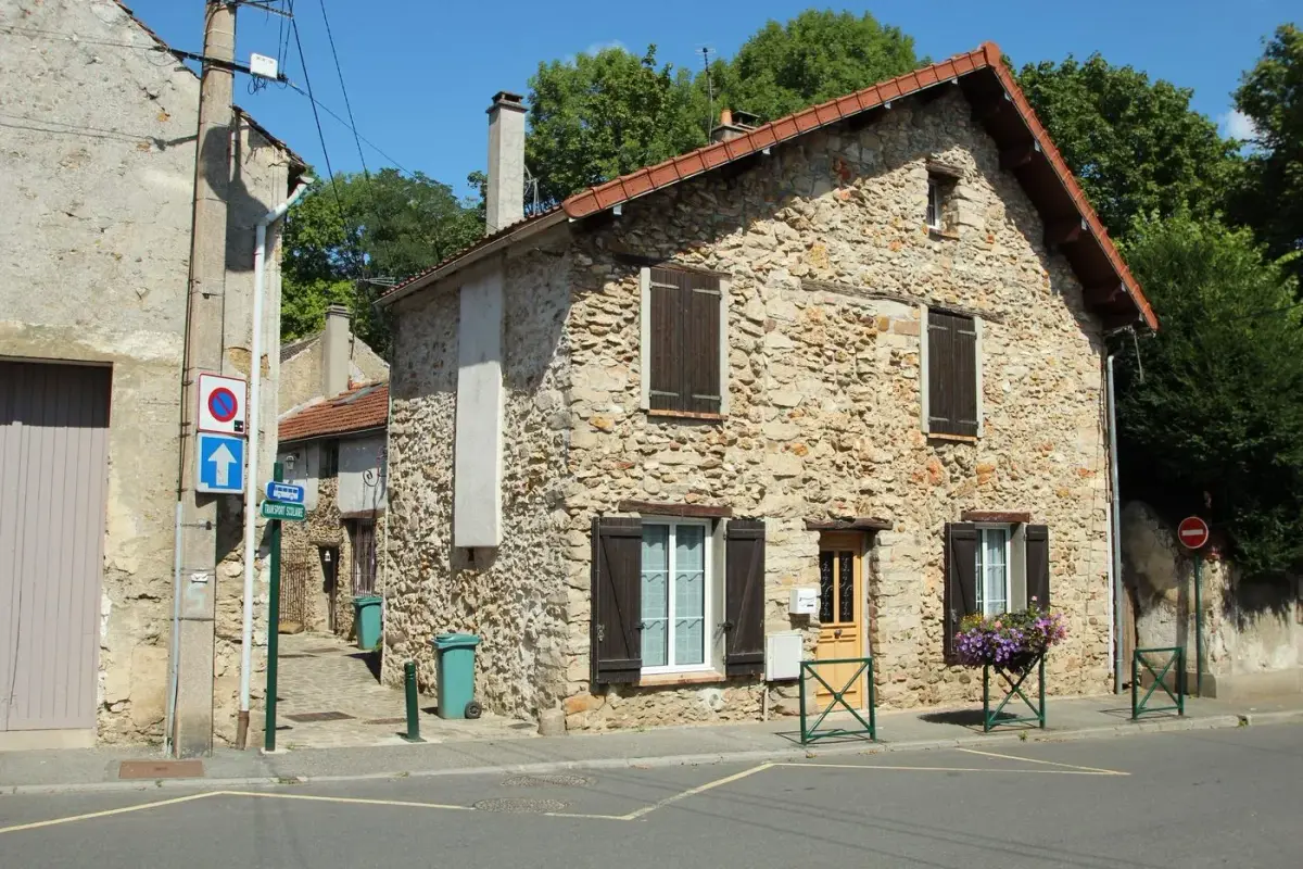 Ravalement de façade en pierre dans l'Indre-et-Loire Ravalement de façade en pierre dans l'Indre-et-Loire